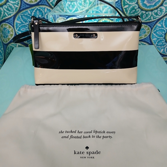 Kate Spade Penn Valley Amy Crossbody Bag - Picture 10 of 11